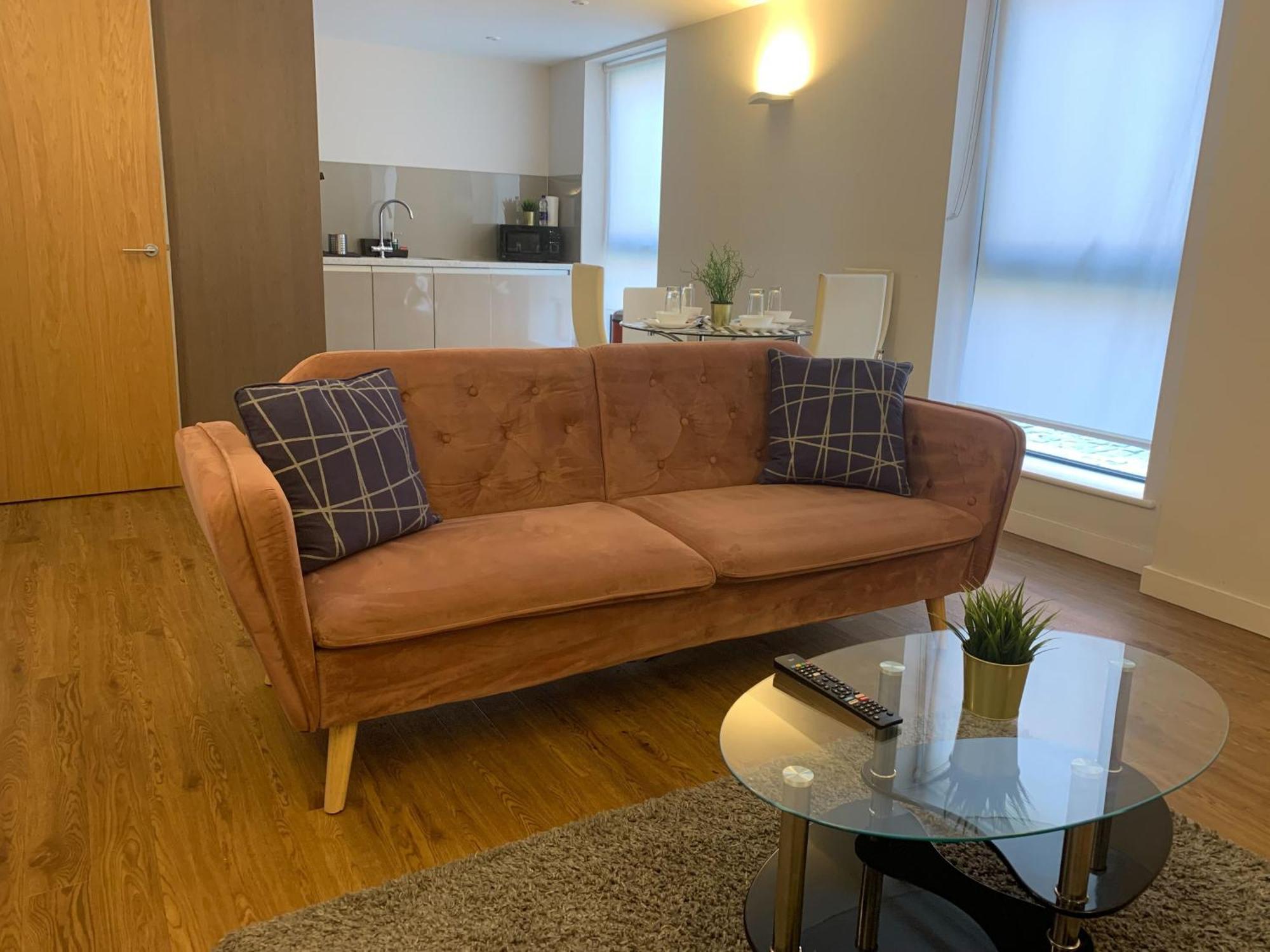 Tudors Esuites Jq Two Bedrooms Apartment Birmingham