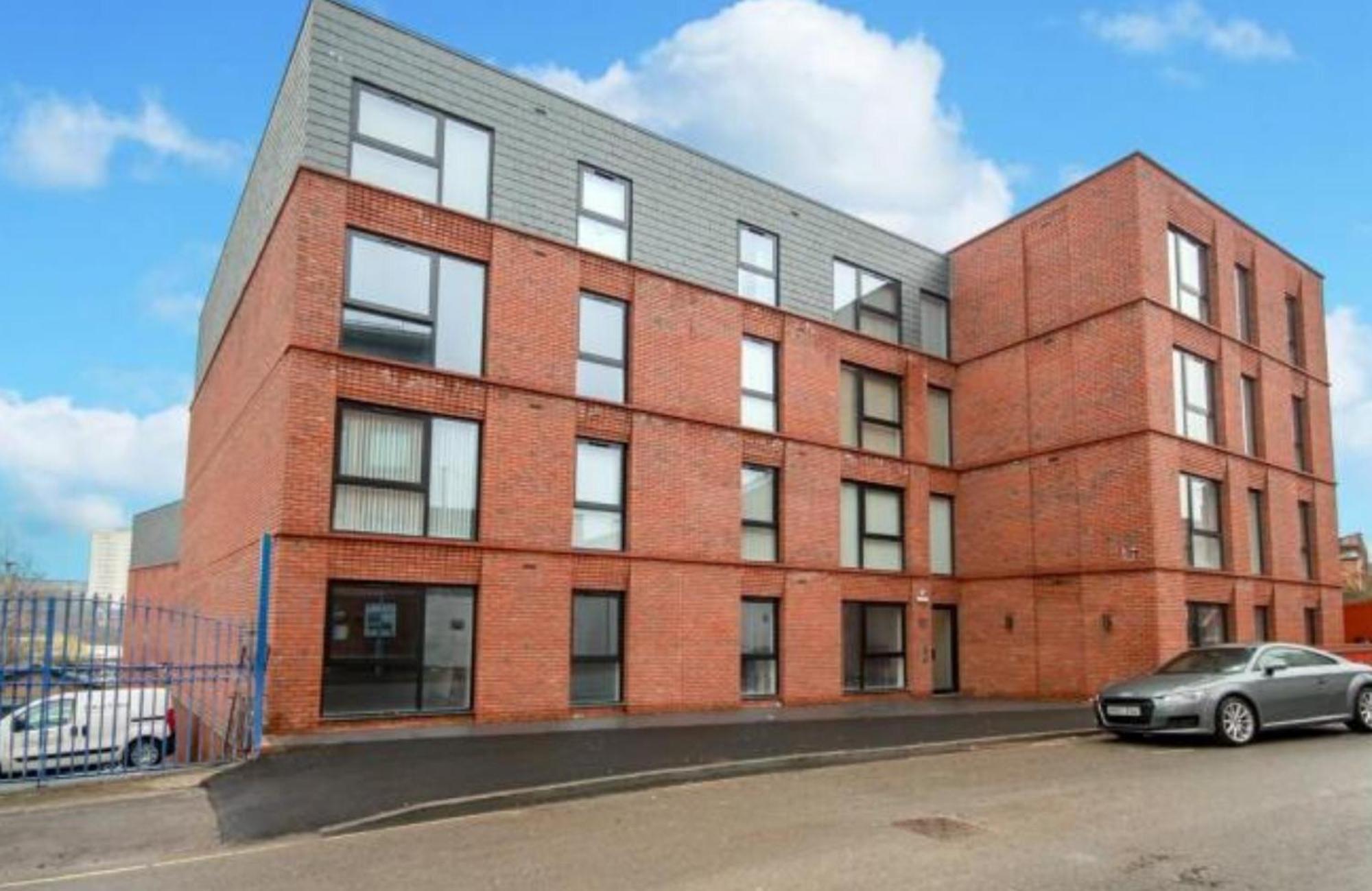 Tudors Esuites Jq Two Bedrooms Apartment Birmingham